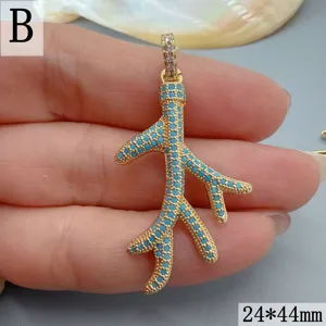 Ozean Stil Koralle Anhänger mit Türkis Perlen, vergoldete Modeschmuck Halskette Charm.