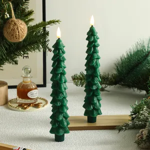 Bougie électronique LED sapin de Noël vue détaillée, design de pin réaliste, déco festive.