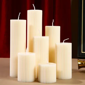 Set de bougies cylindriques striees, bougie parfumee en cire de soja pour decoration.
