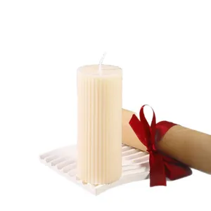 Bougie parfumée cylindrique blanche style ins cire de soja décorative cannelée