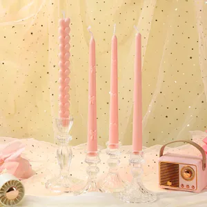 Ensemble de bougies parfumées roses longues avec cœur et nœud, décoration romantique pour la maison.