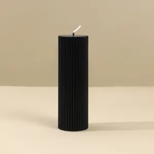 Vela de pilar acanalada negra, elegante estilo de columna romana para decoracion y regalos.