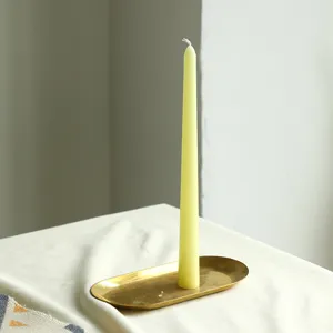 Bougie parfumée effilée couleur Morandi européenne pour dîner aux chandelles et décoration.