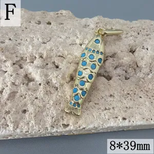 Vergoldeter Fischgräten-Anhänger mit blauen Türkissteinen, einzigartiges Schmuckstück 8x39mm.