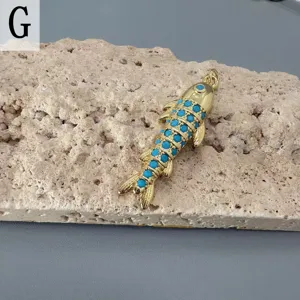 Goldfarbener Türkis Fischgräten Anhänger Halskette Zubehör, einzigartiges Nischendesign.