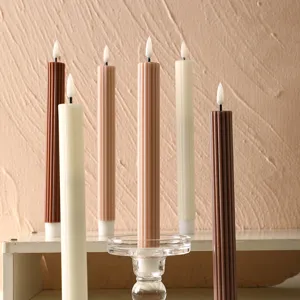 Bougies piliers LED longues et cannelées avec coque en cire réaliste pour la décoration.