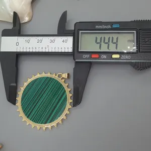 Neuer großer runder Malachit Anhänger europäische Mode Halskette Schmuck Zubehör.