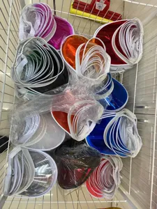 Transparente PVC Sonnenblende für Damen, bunte leere Oberseite Strand UV Schutz Kappe sommerlich.