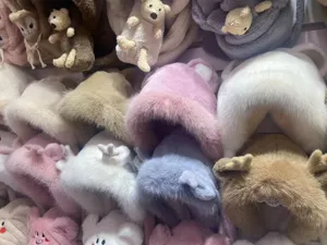 Flauschige Tierohren Wintermuetze und Schal Set warme und kuschelige Fleece Muetze neu