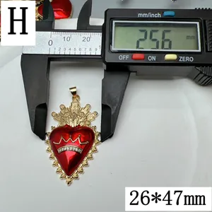 Pendentif cœur émail rouge couronne accessoire bijoux DIY vue détaillée 26x47mm