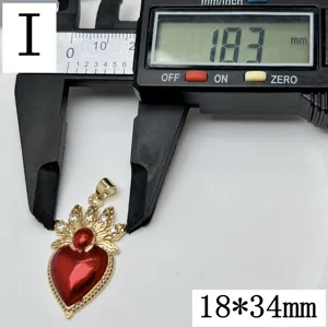 Pendentif cœur ailes émail rouge transfrontalier accessoire de bijoux DIY or détail vue