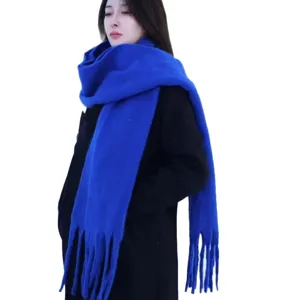 Écharpe épaisse bleue unie à franges pour femme, longue écharpe douce effet cachemire d'hiver.