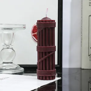 Vela aromática de cera de soja con columna romana borgoña, vela decorativa única para el hogar.