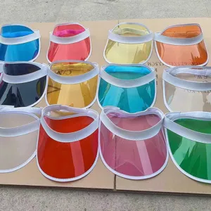Bunte transparente PVC Sonnenblende für Damen, leere Oberseite UV-Schutz Sommer Hut.