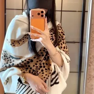 Retro leopard print scarf for women, stylish cheetah print shawl, vintage fashion neckerchief.