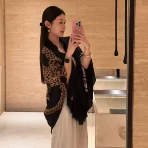 Retro leopard print silk scarf luxury fashion women shawl old money style elegant neckerchief
