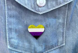 Broche cœur drapeau de la fierté non-binaire, pin's émaillé scintillant pour décoration de vêtements.