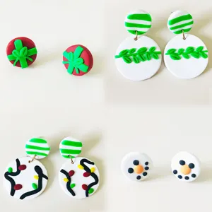 Handgefertigte Polymer-Ton Weihnachten Ohrringe Schneemann Geschenkbox Grünes Blatt Ohrstecker Festlicher Süßer Ton Schmuck Für Damen Mädchen