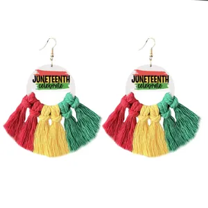 Juneteenth Holz Quasten Ohrringe rot gelb gruen Fransen fuer festlichen Ohrschmuck