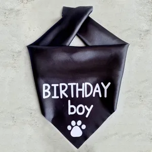Mauri bandana genethliwn gia katoikidia me xaritomeno patima gia skylous kai gates.