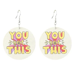 Holz Kreis Ohrringe mit bunten Retro YOU got THIS Typografie Detail Design Ohrschmuck.