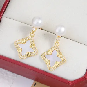 Natürliche Süßwasserperle weiße Perlmutt Blume Ohrringe Damen elegante Schmuckgeschenke