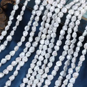 Natural freshwater baroque pearl strands, irregular white pearl beads, detail view, 38-39cm.