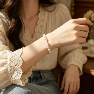 Elegantes Naturperlen Armband, schlichte Barock Perlenkette fuer den taeglichen Pendelstil.