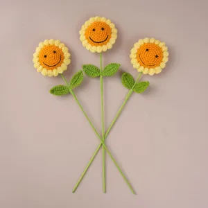 Bouquet di girasoli sorridenti uncinetto fatto a mano fiore lavorato a maglia regalo compleanno