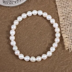 Natürliche Barock Süßwasserperlen Armband, elegantes unregelmäßiges weißes Schmuckstück.