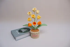 Fleur en pot au crochet artisanale tulipe tricotée maison bureau chambre décor cadeau
