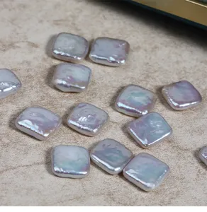 Perles d'eau douce naturelles baroques carrees de 11-12mm pour la creation de bijoux.
