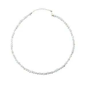 Minimalistische kleine Barock Süßwasser Perlen Halskette, elegante kurze Choker Kette.