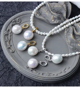 Collana con ciondolo di perle barocche con chiusura in argento 925 rimovibile gioiello.