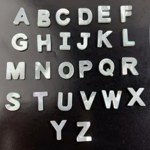 Natürliche Weiße Perlmutt Muschel Alphabet Lose Perlen Mode Geschnitzte Buchstaben Charms Für Schmuckherstellung DIY Zubehör
