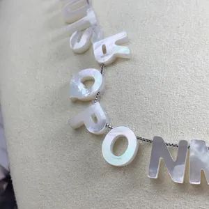Natürliche weiße Perlmutt Alphabet Buchstaben Perlen Anhänger Halskette DIY Schmuck