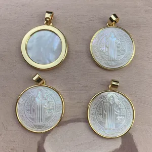 Detailed close-up of round natural white mother-of-pearl gold-plated pendant DIY jewelry accessories.