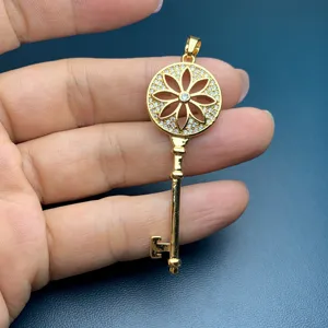 Vintage Strass Schlüssel Anhänger Retro Blume Charm Mode DIY Schmuck Zubehör schönes Geschenk.