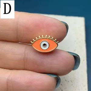 Perle maille oeil de protection detail vue, parfaite pour la creation de bijoux DIY accessoires.