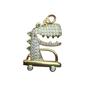Pendentif dinosaure en zircone dore mignon skateboard collier bijoux accessoire