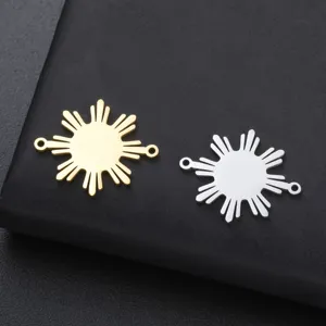 Colgantes conectores de sol de acero de titanio en oro y plata para hacer joyas.