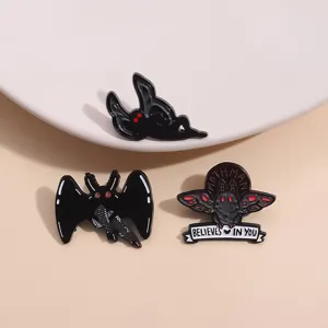 Χαριτωμένο σετ καρφιτσών Halloween Mothman, αστείο σήμα νυχτερίδας με κόκκινα μάτια.