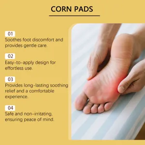 Vue détaillée des pansements respirants pour cors offrant des soins quotidiens des pieds.