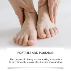 Détail du produit stick de soin des pieds portable au design compact pour voyage et quotidien.