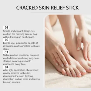 Vue détaillée des caractéristiques du produit de soin des pieds et de la peau hydratée.