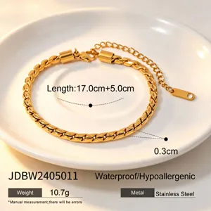 Stainless steel 18K gold plated twisted chain bracelet, waterproof, stylish detail view.