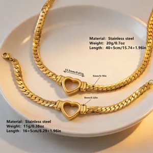 Gedetailleerd overzicht van de gouden hart cuban ketting sieradenset met afmetingen.