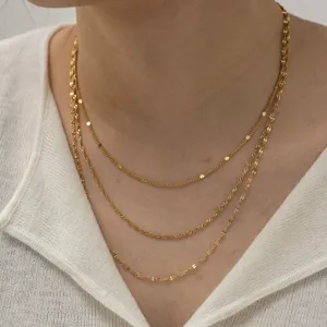 Collier Multicouche Minimaliste en Acier Inoxydable Chaînes Ras du Cou Dorées Vintage pour Femmes Collier Géométrique à la Mode Bijoux Cadeau