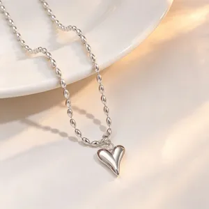 Silver rice bead chain necklace with puffy heart pendant minimalist clavicle jewelry chic accessory