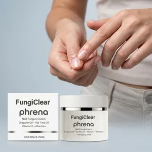 Vue détaillée de l'application de la crème antifongique avec des ingrédients naturels soins.